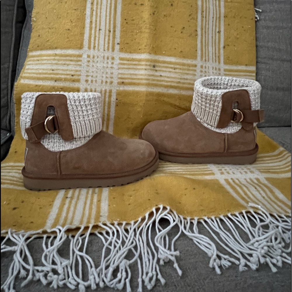 Women's New UGG Boots Size 6